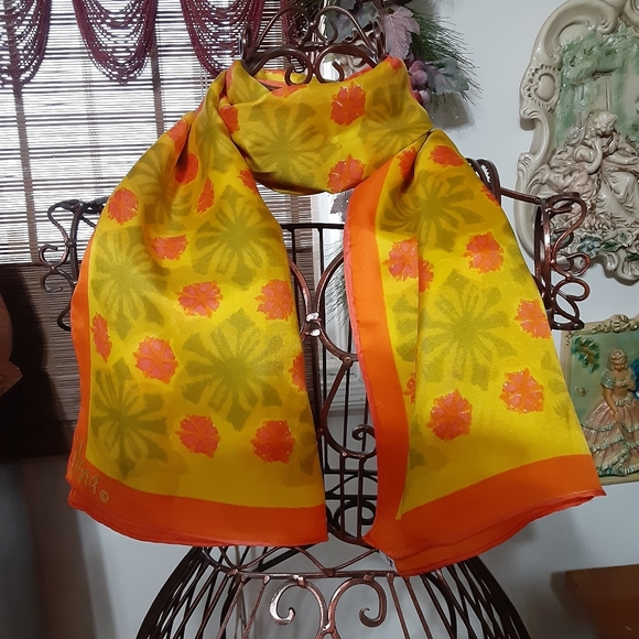 Accessories - Vena Scarf